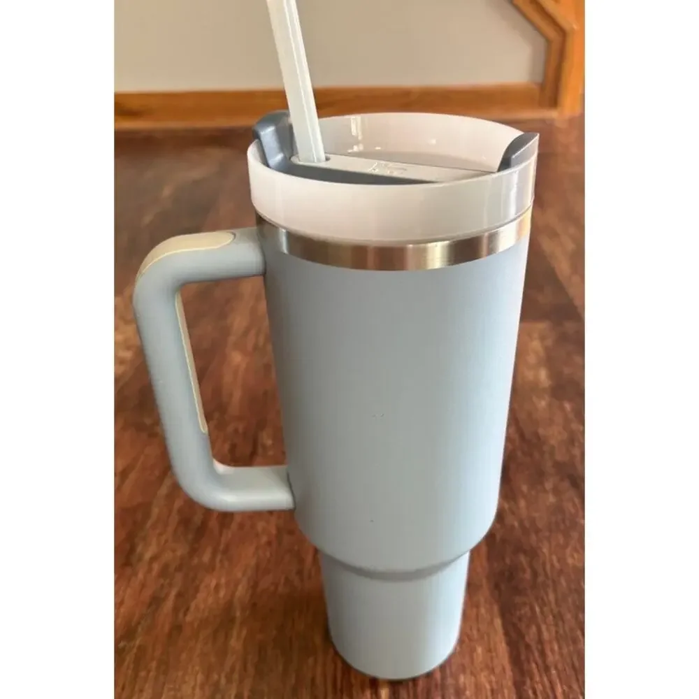 Stanley Quencher H2.0 FlowState 40oz Light Dusty Powder Blue Tumbler